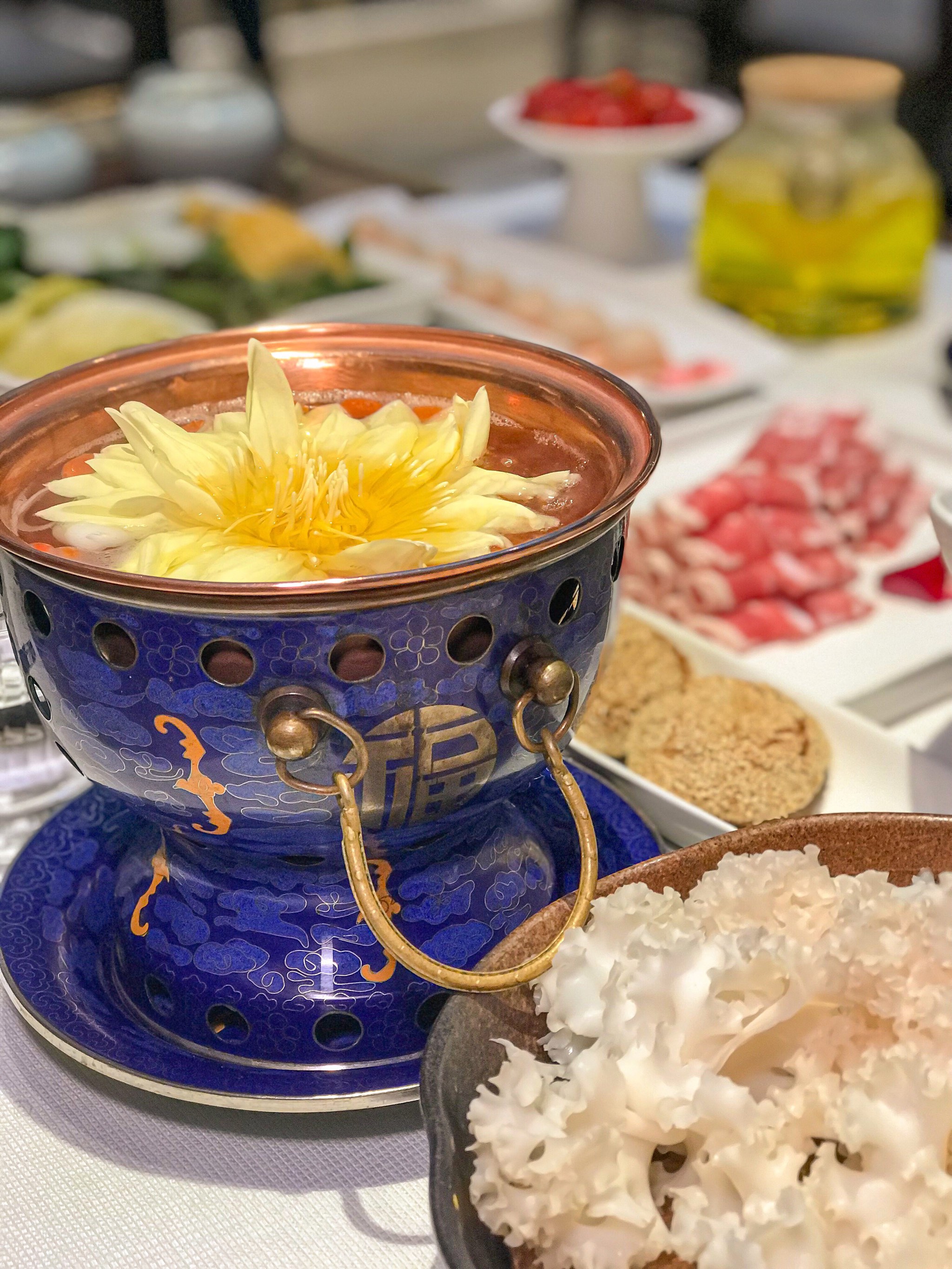 如何在外就餐享用清汤火锅