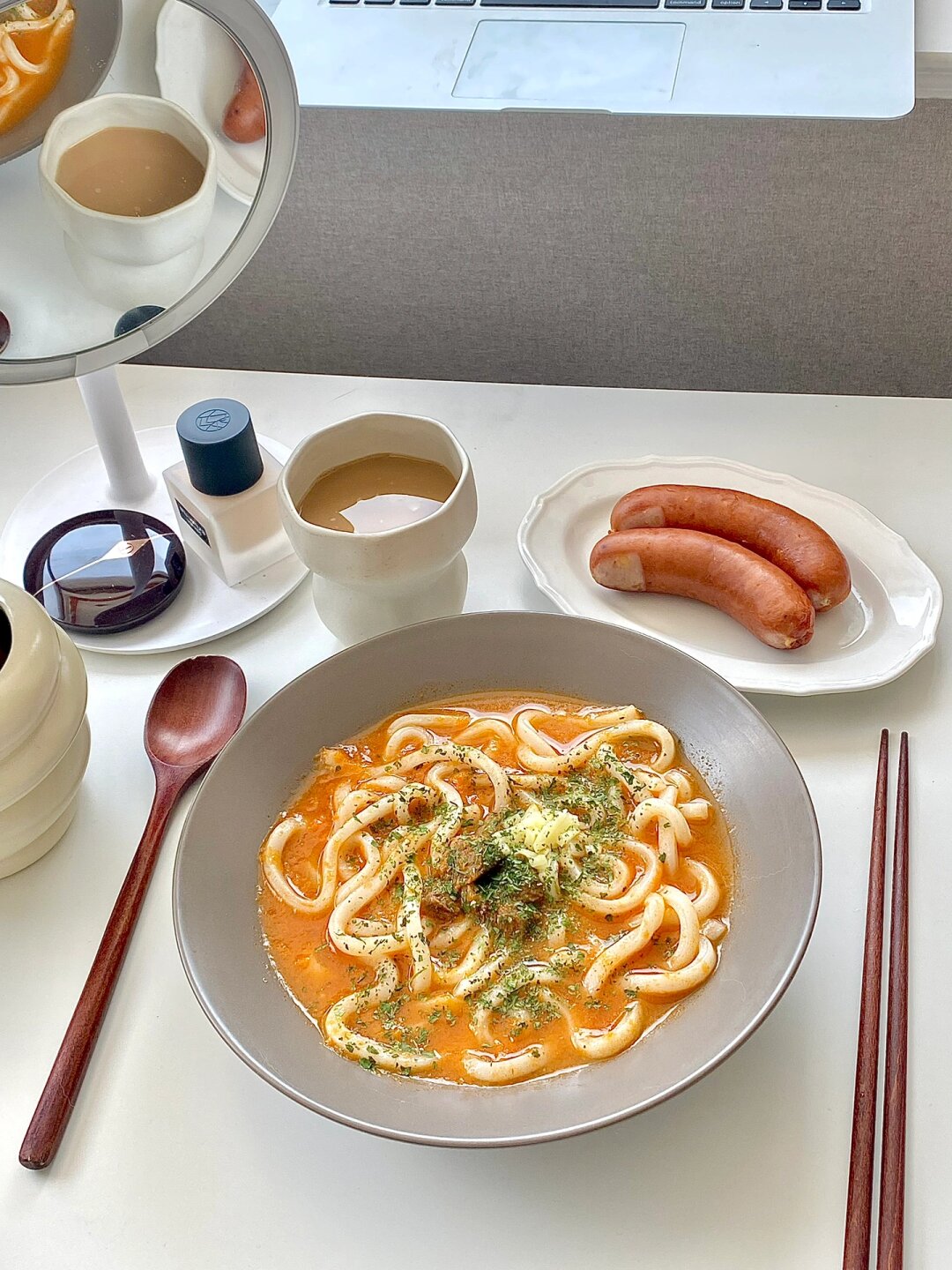 如何制作配有奶酪的法式薄饼