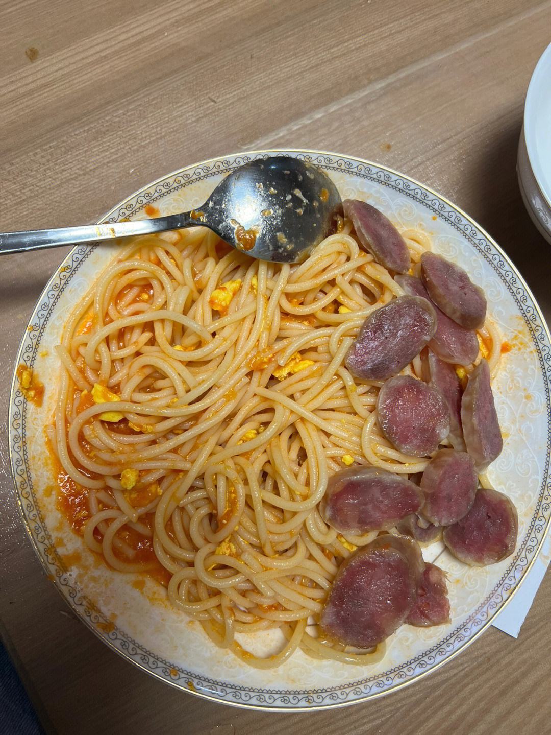 家庭聚餐时意大利面与香肠的受欢迎程度