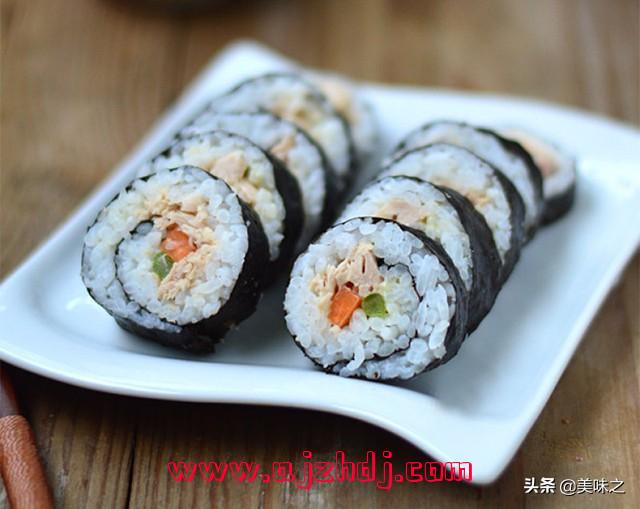如何利用季节性食材制作寿司沙拉